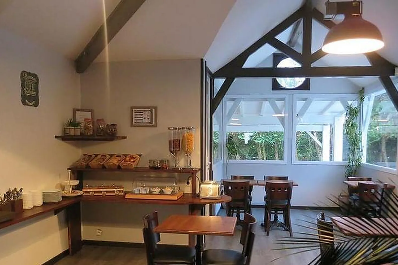 Lieux événementiels, HÔTEL WOOD INN