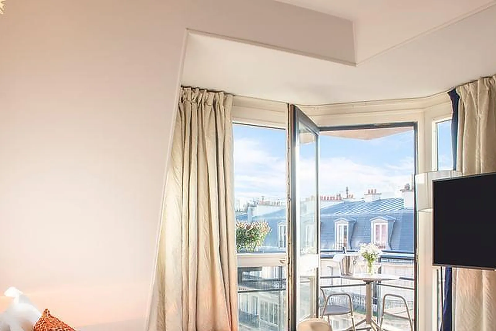 Lieux événementiels, HÔTEL YLLEN EIFFEL