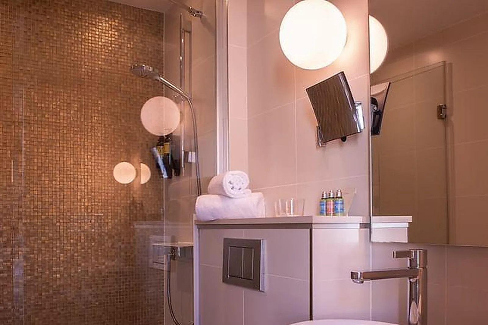 Lieux événementiels, HÔTEL YLLEN EIFFEL