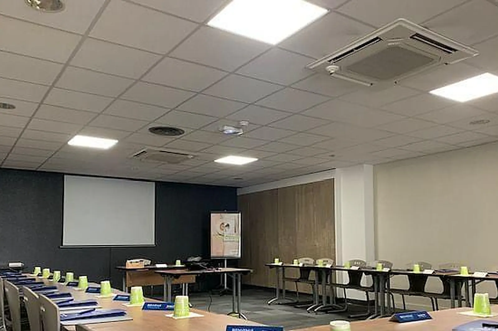 Lieux événementiels, HÔTEL CAMPANILE PANTIN