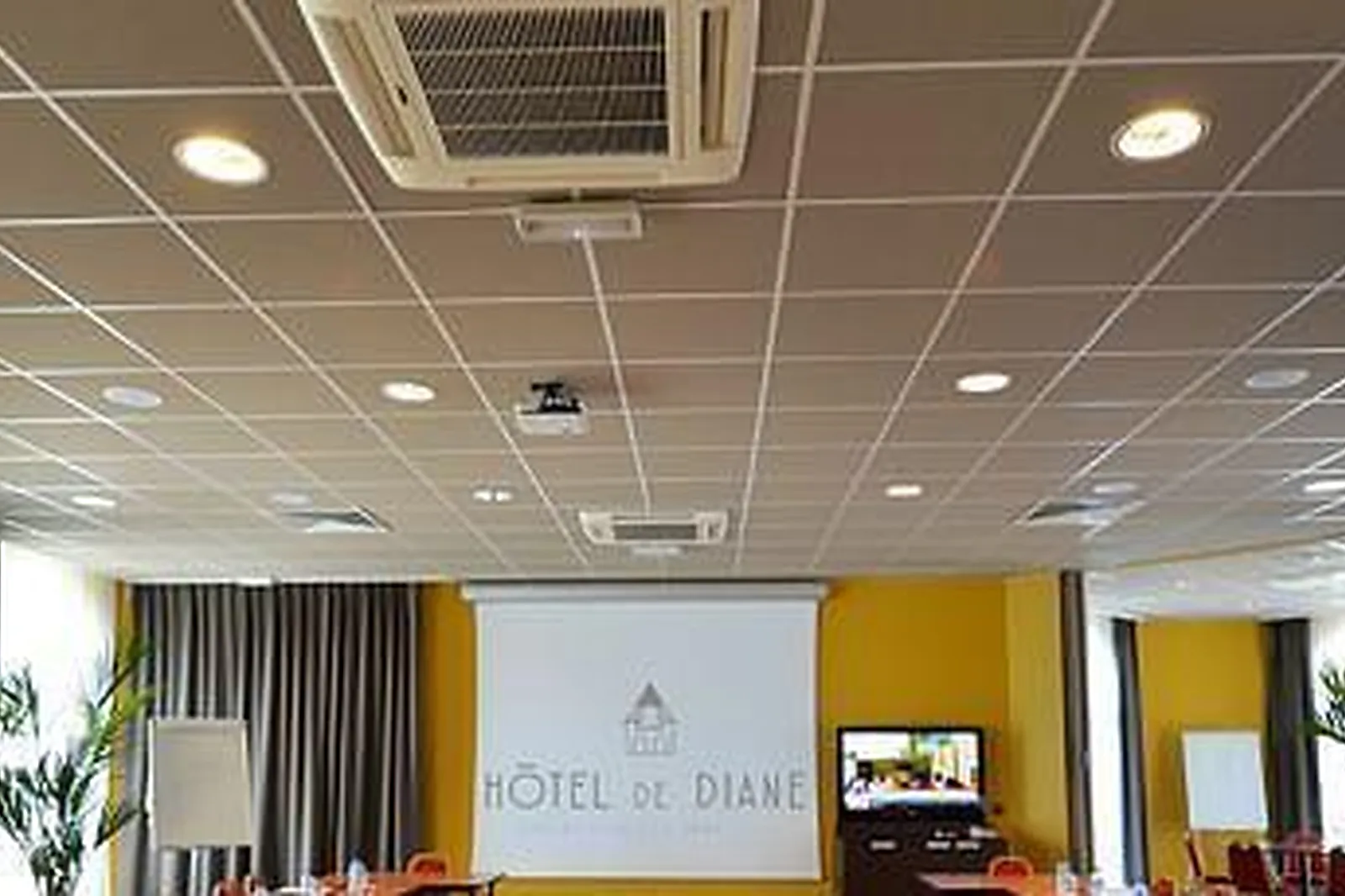 Lieux événementiels, HÔTEL DE DIANE ****