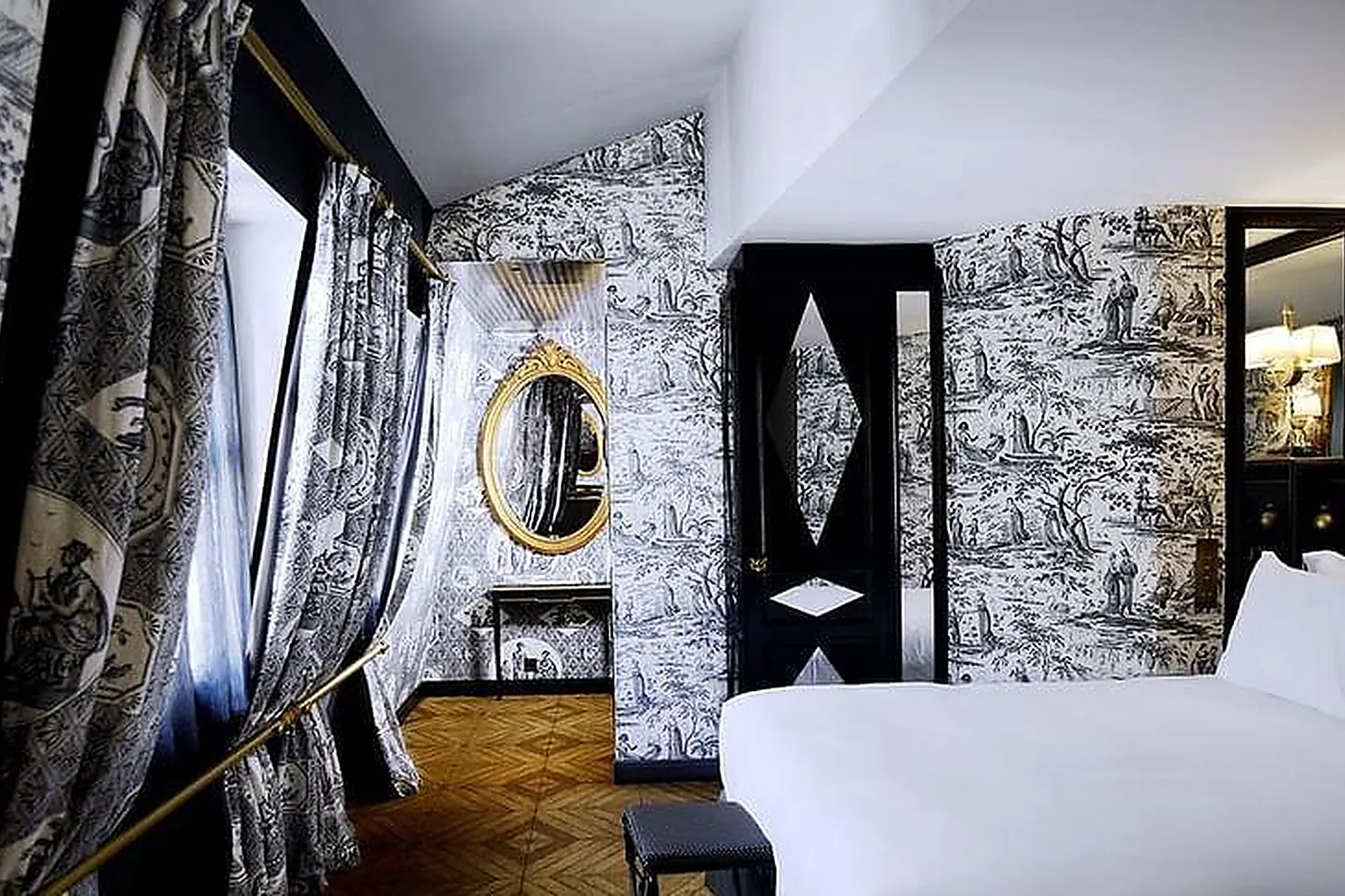 Lieux événementiels, HÔTEL DE JOBO