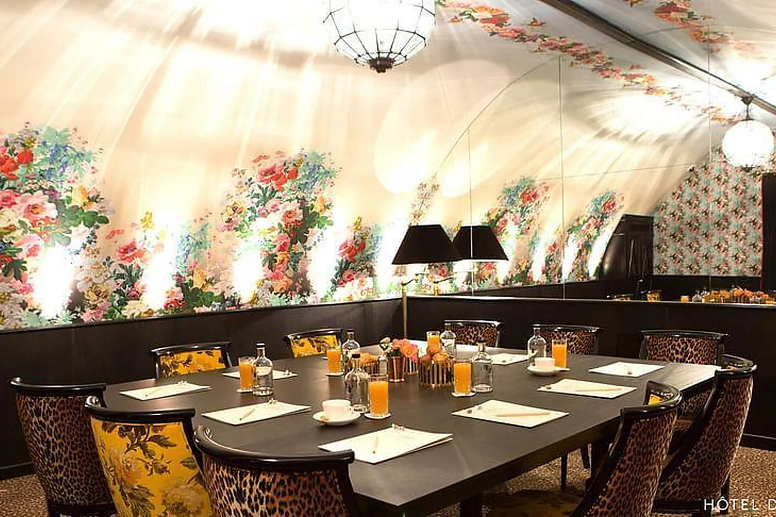 Lieux événementiels, HÔTEL DE JOBO