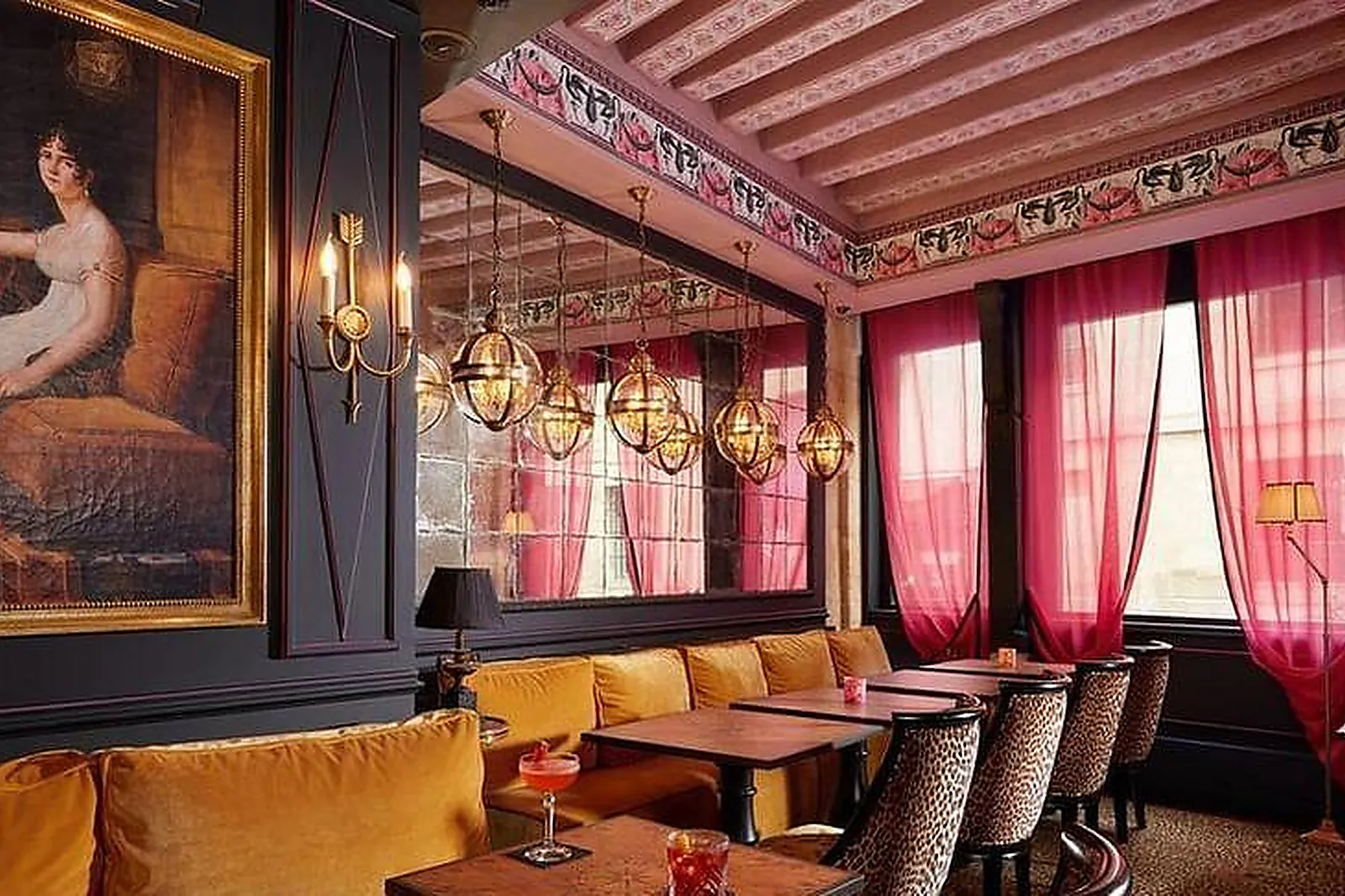 Lieux événementiels, HÔTEL DE JOBO