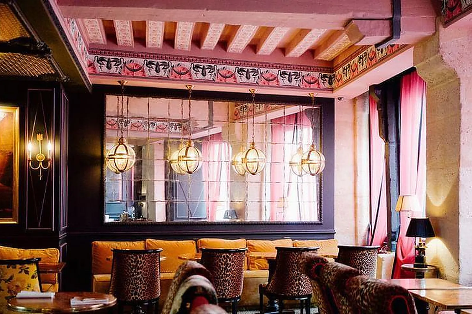 Lieux événementiels, HÔTEL DE JOBO