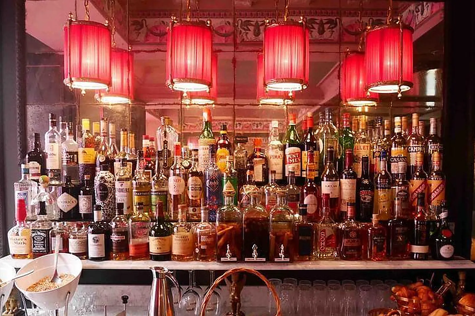 Lieux événementiels, HÔTEL DE JOBO