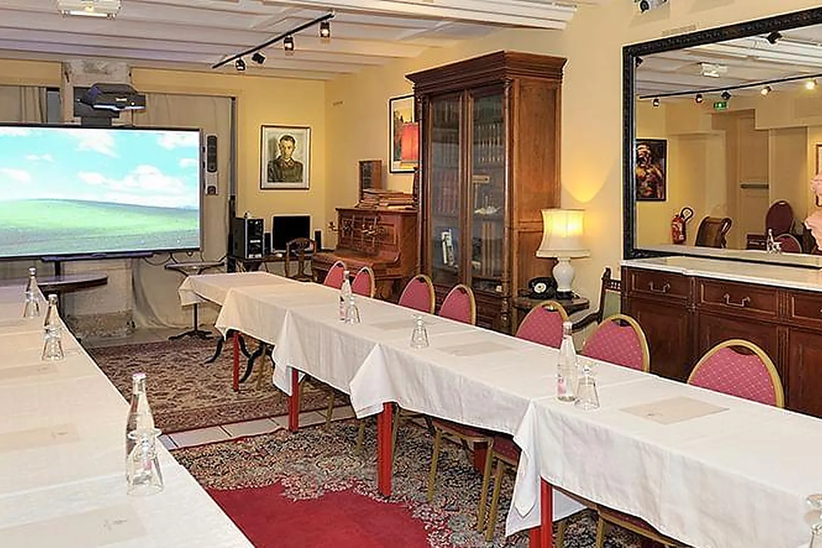 Lieux événementiels, HÔTEL DE L'ABEILLE