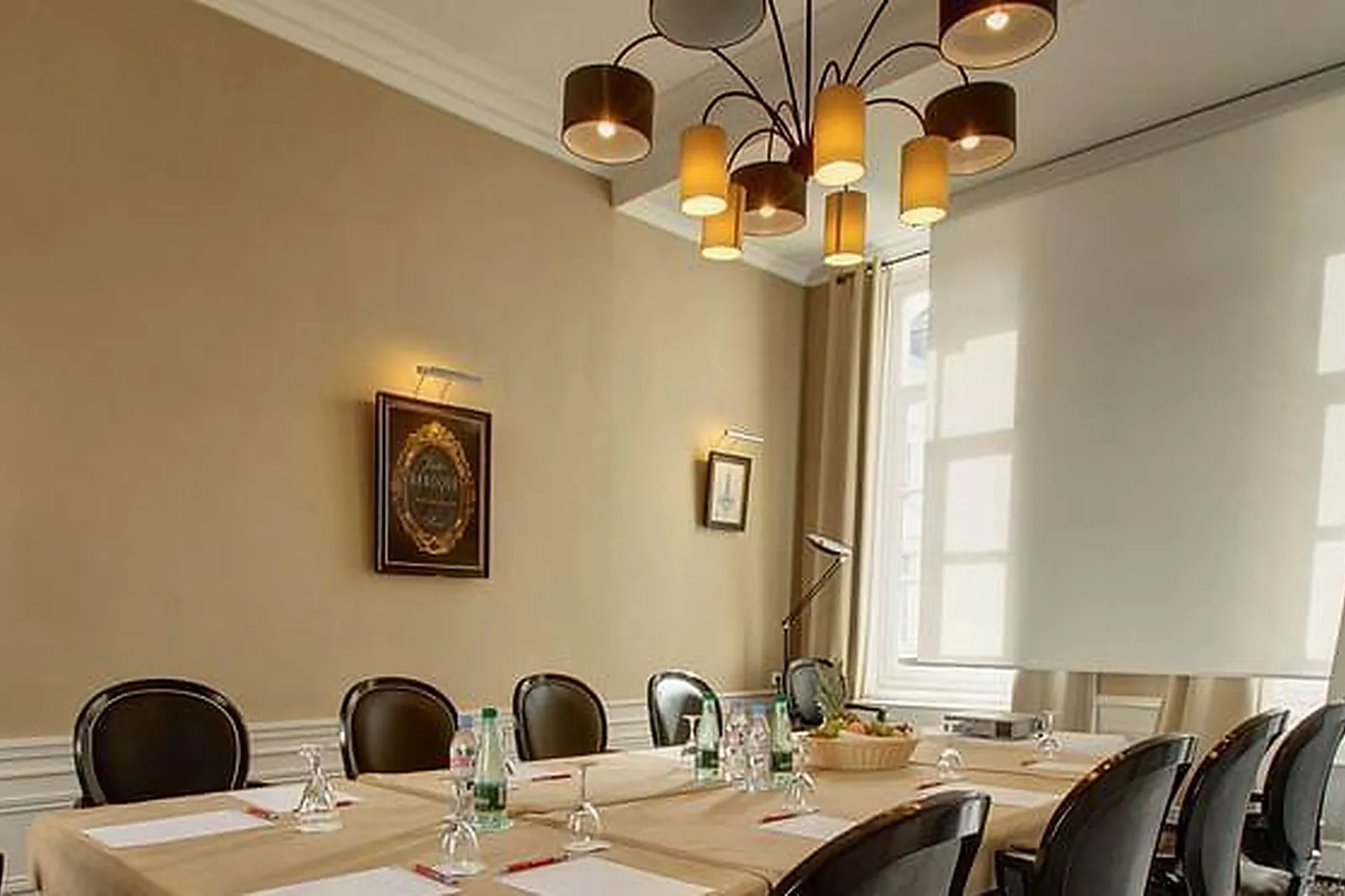 Lieux événementiels, HÔTEL DE L'UNIVERS ****