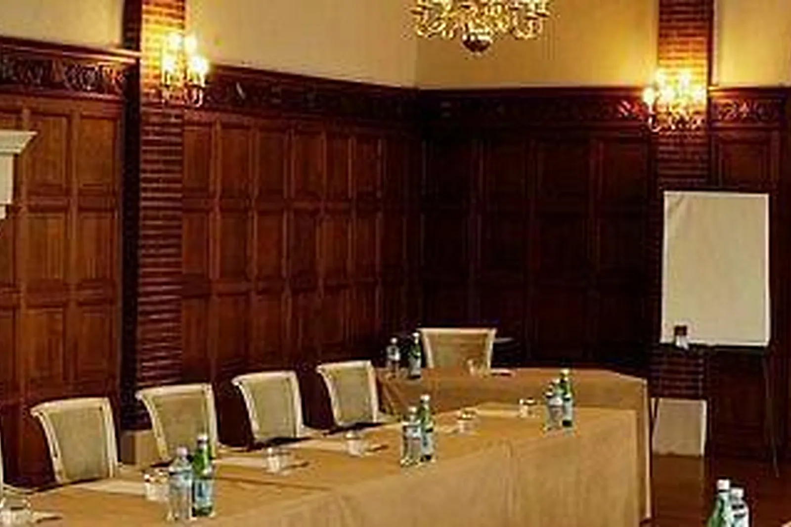 Lieux événementiels, HÔTEL DE L'UNIVERS ****