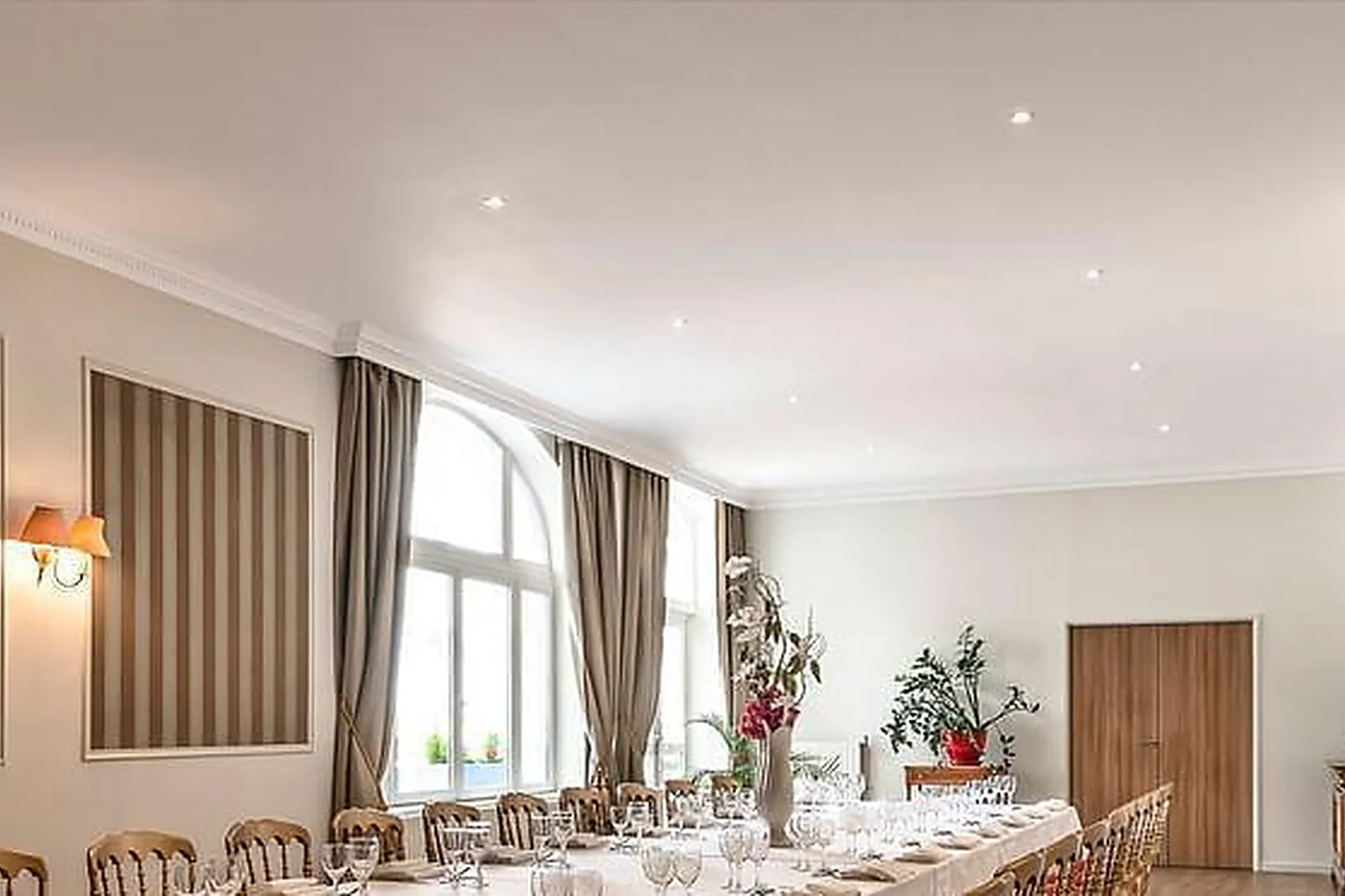 Lieux événementiels, HÔTEL DE L'UNIVERS ****