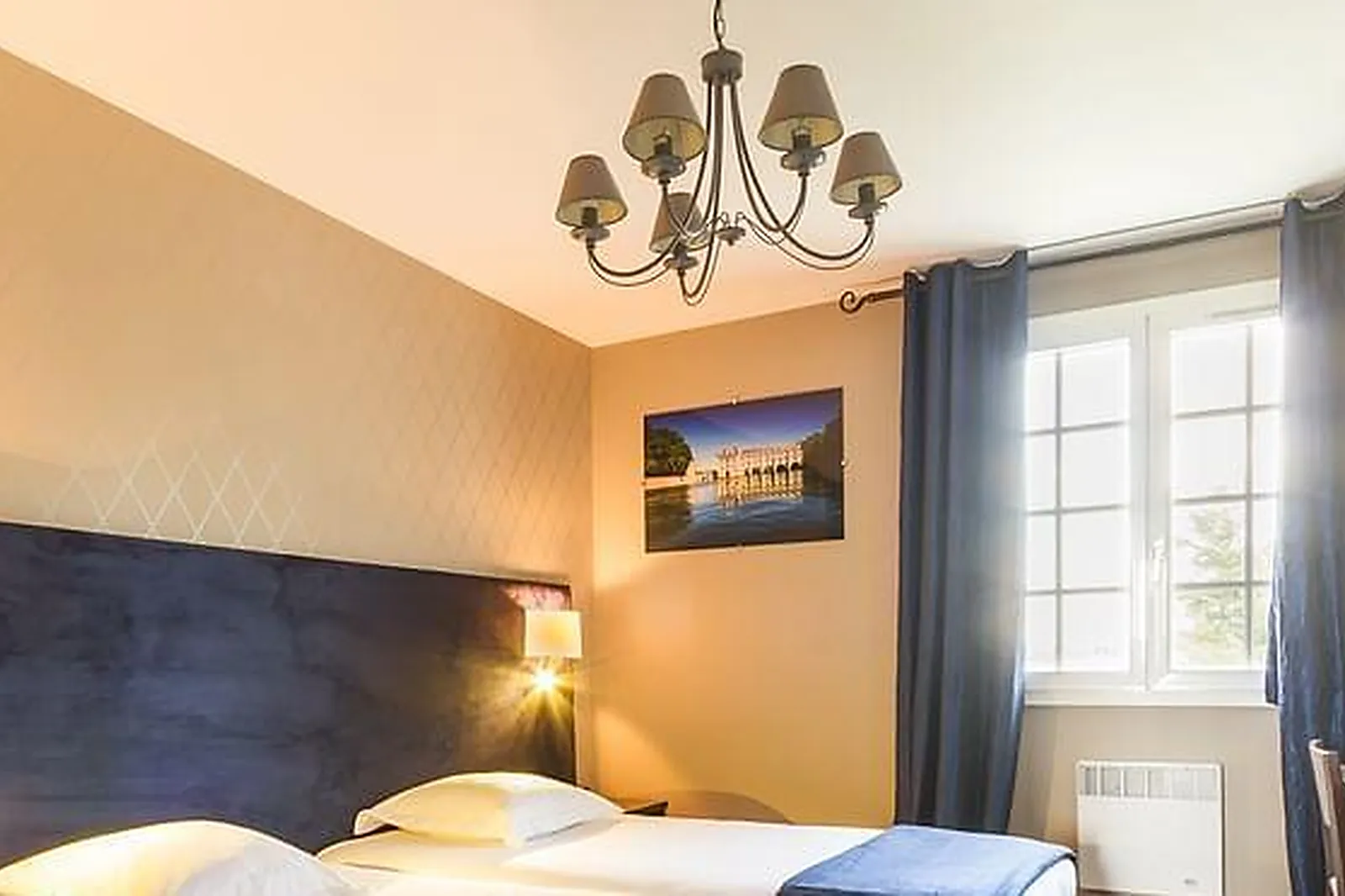 Lieux événementiels, CHEZ TANIA