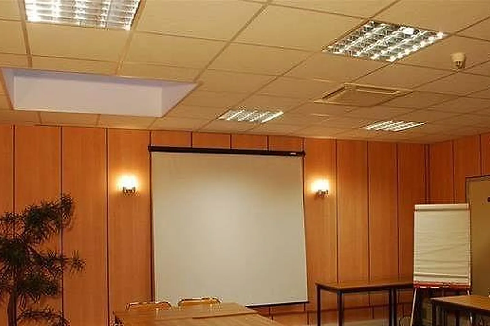 Lieux événementiels, HÔTEL DES REMPARTS ***