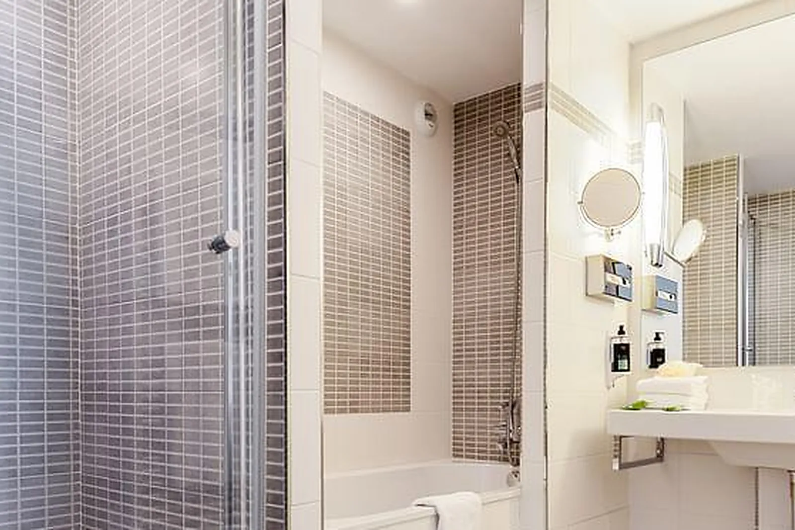 Lieux événementiels, HÔTEL DU GOLF ***