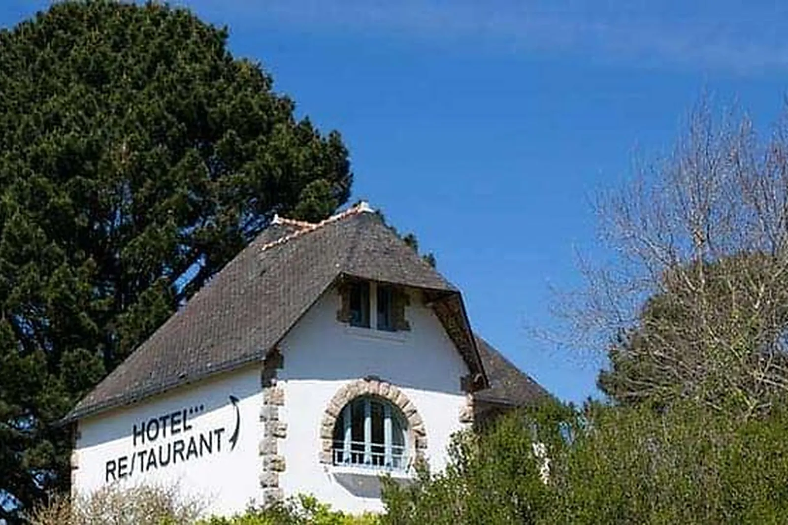 Lieux événementiels, HÔTEL DU TUMULUS ***