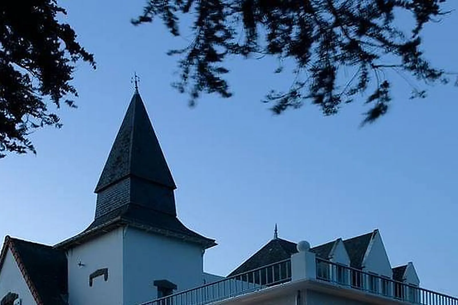 Lieux événementiels, HÔTEL DU TUMULUS ***