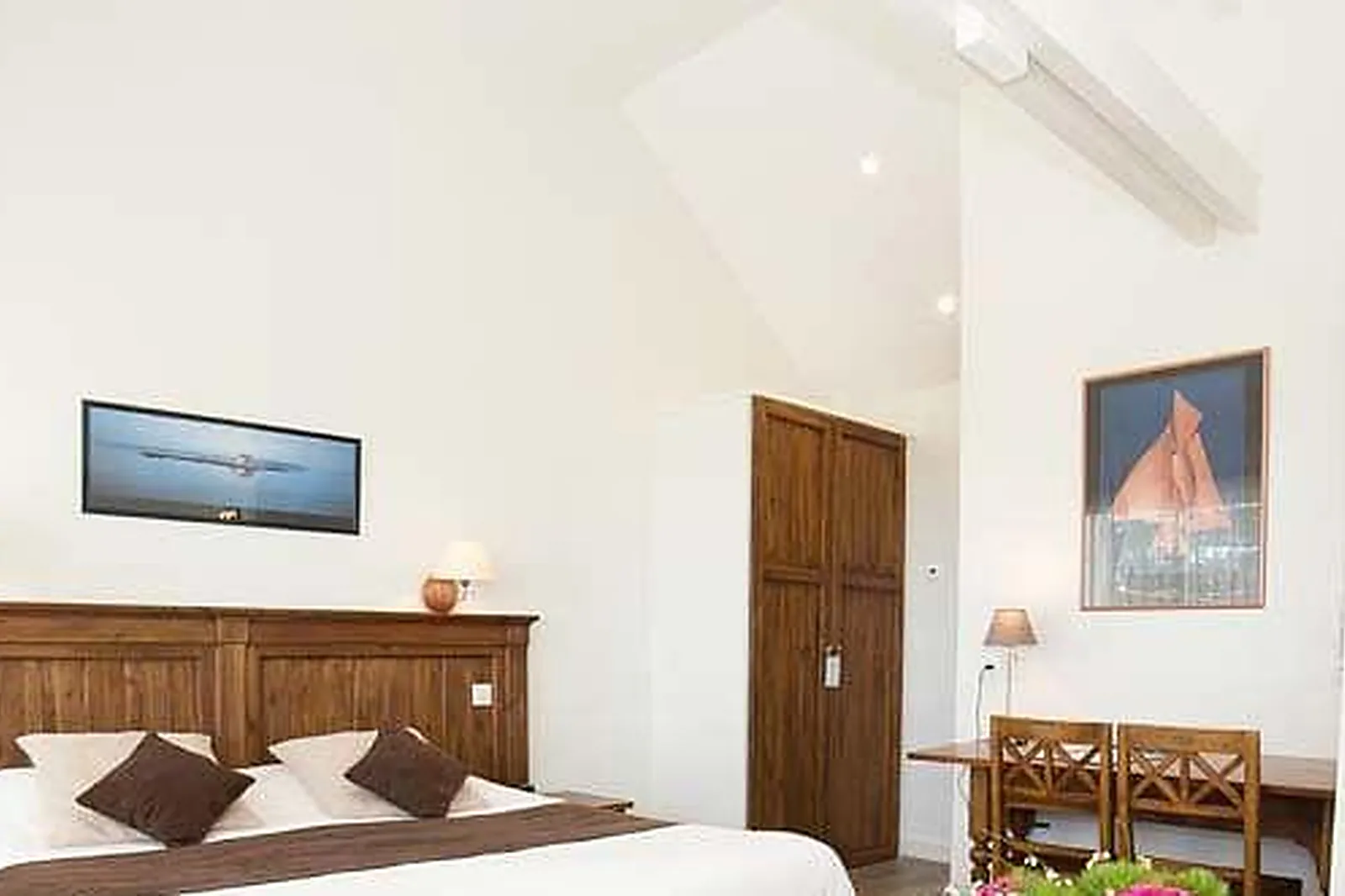 Lieux événementiels, HÔTEL DU TUMULUS ***