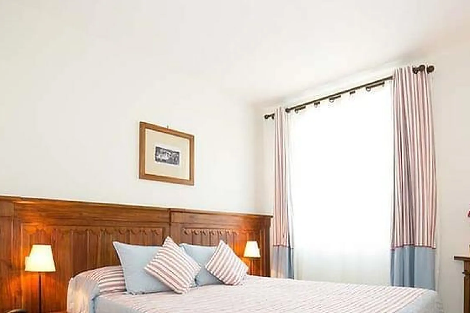 Lieux événementiels, HÔTEL DU TUMULUS ***