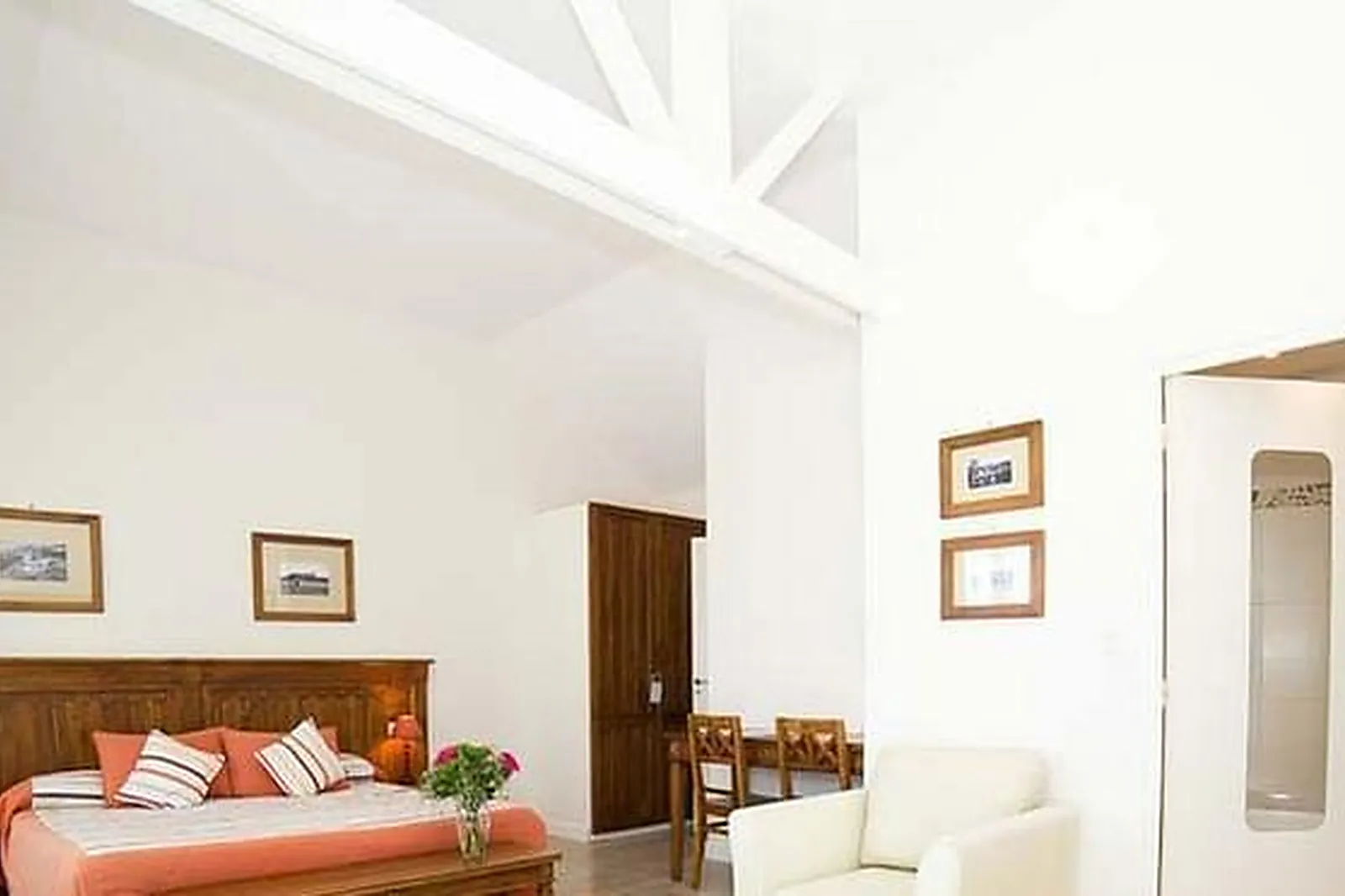 Lieux événementiels, HÔTEL DU TUMULUS ***