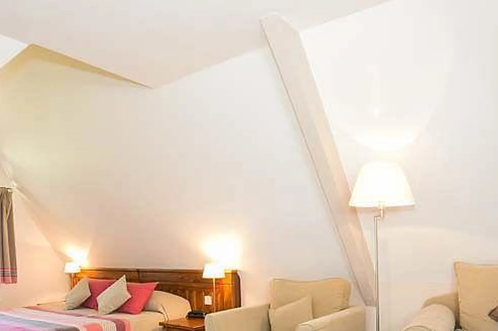 Lieux événementiels, HÔTEL DU TUMULUS ***