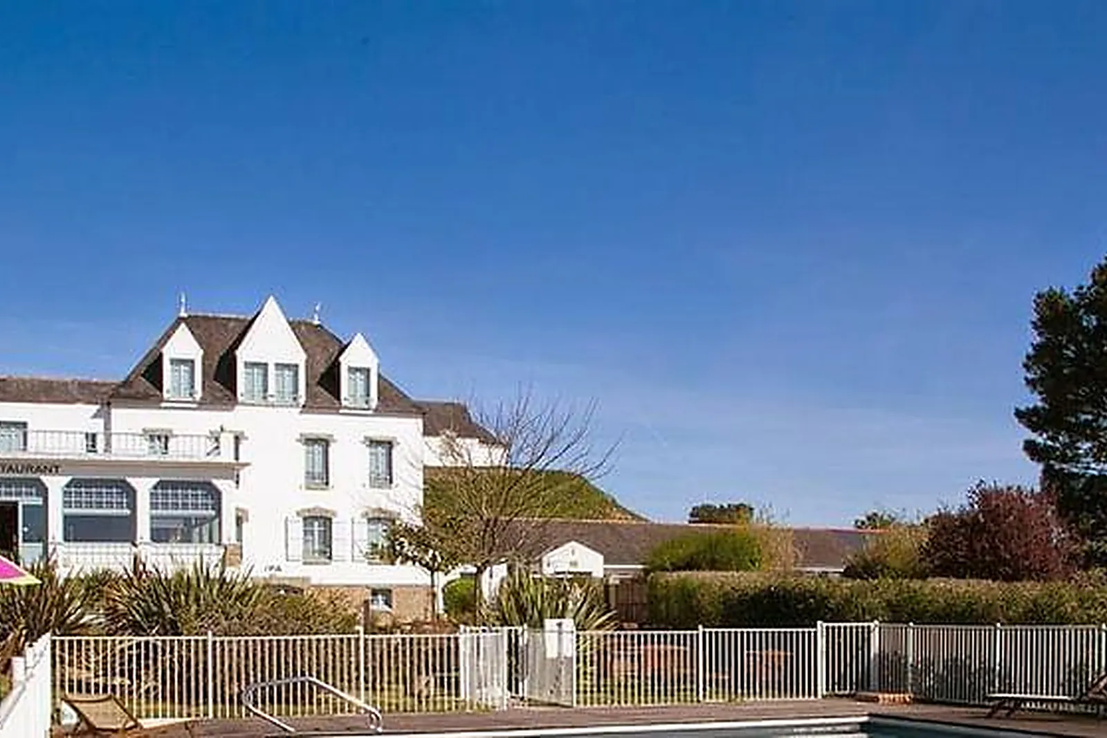 Lieux événementiels, HÔTEL DU TUMULUS ***