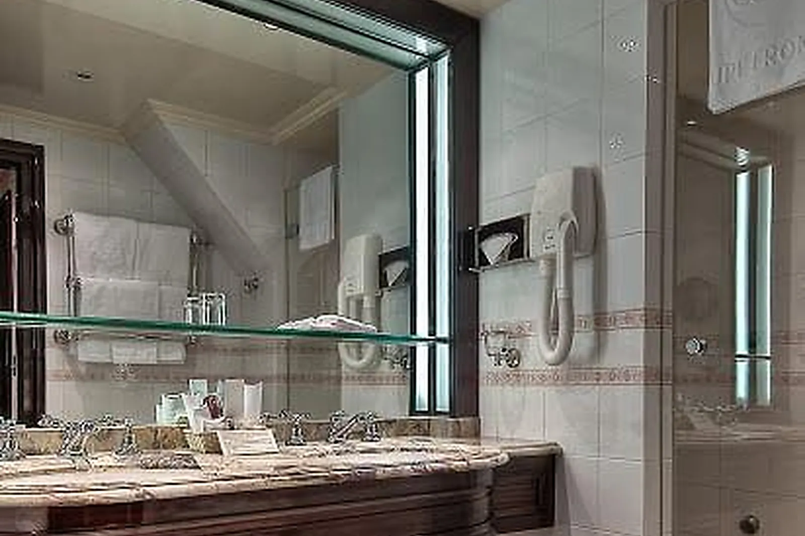 Lieux événementiels, HÔTEL LA DEMEURE MONTAIGNE ****