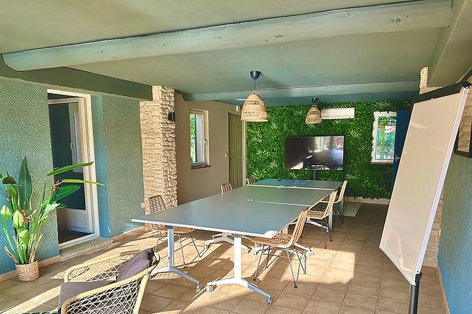 Lieux événementiels, HÔTEL LA PERNA