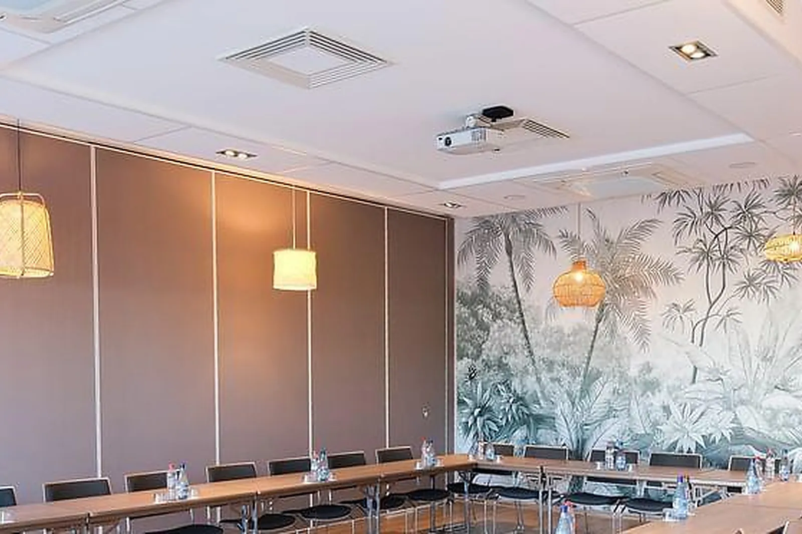 Lieux événementiels, HÔTEL LES BAINS DE CAMARGUE THALAZUR ****