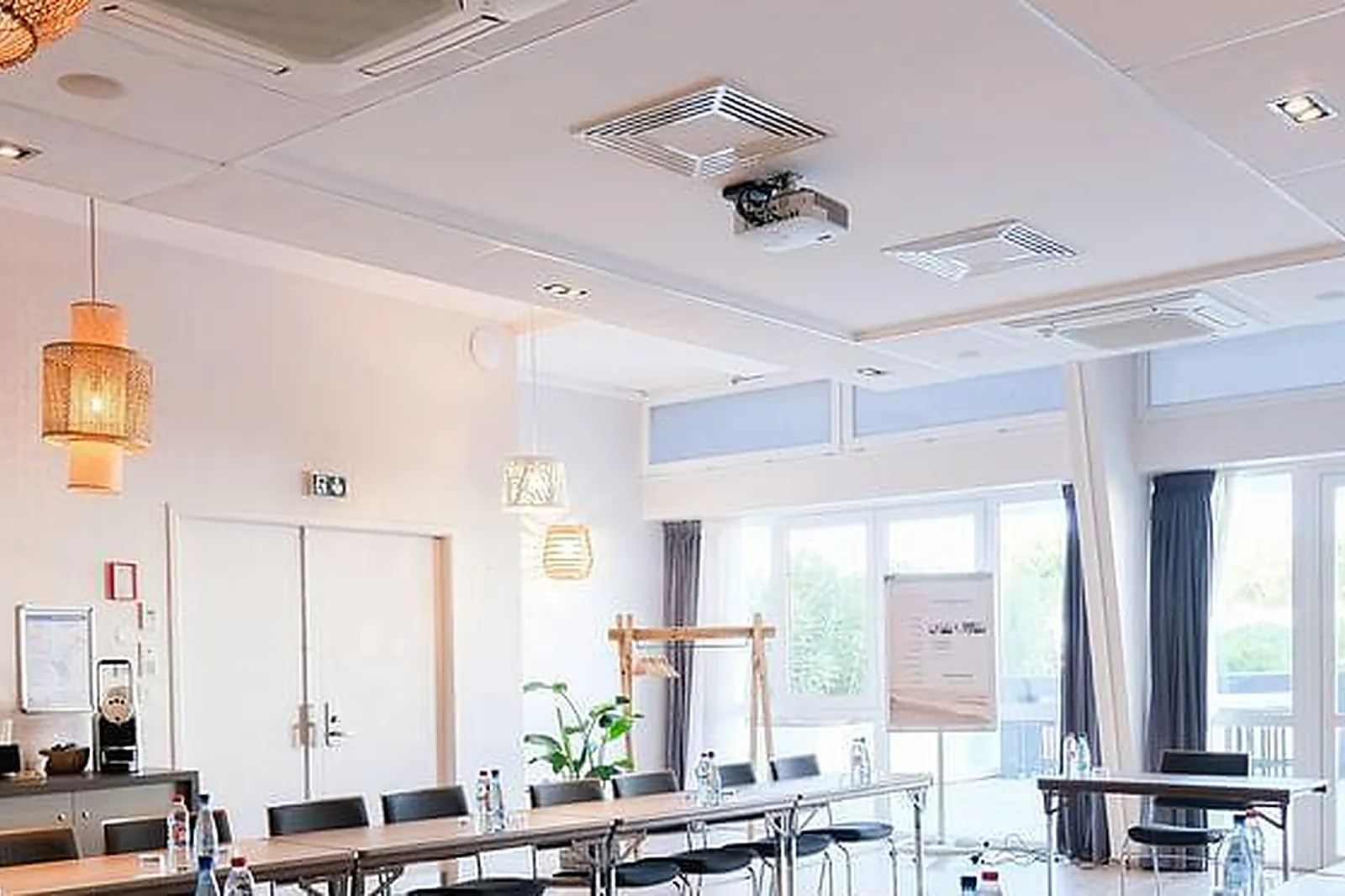 Lieux événementiels, HÔTEL LES BAINS DE CAMARGUE THALAZUR ****