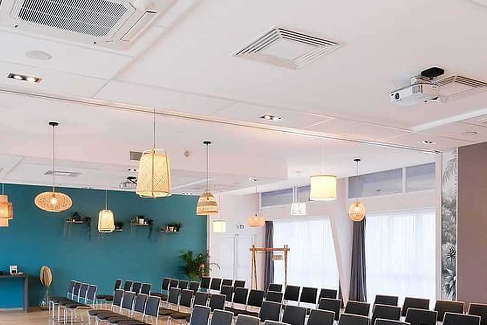 Lieux événementiels, HÔTEL LES BAINS DE CAMARGUE THALAZUR ****