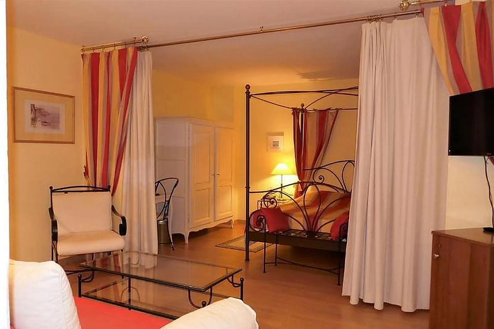 Lieux événementiels, HÔTEL MODERNE ET PIGEON RESTAURANT ME.