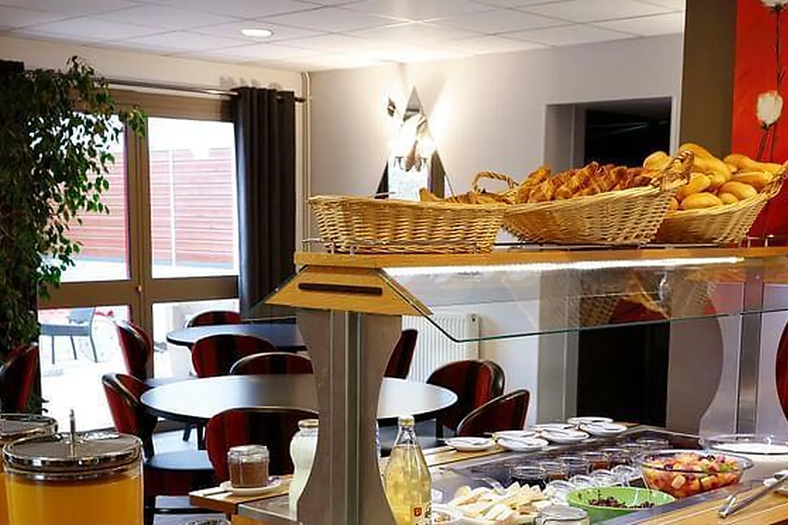 Lieux événementiels, HÔTEL RESTAURANT LE COLIBRI