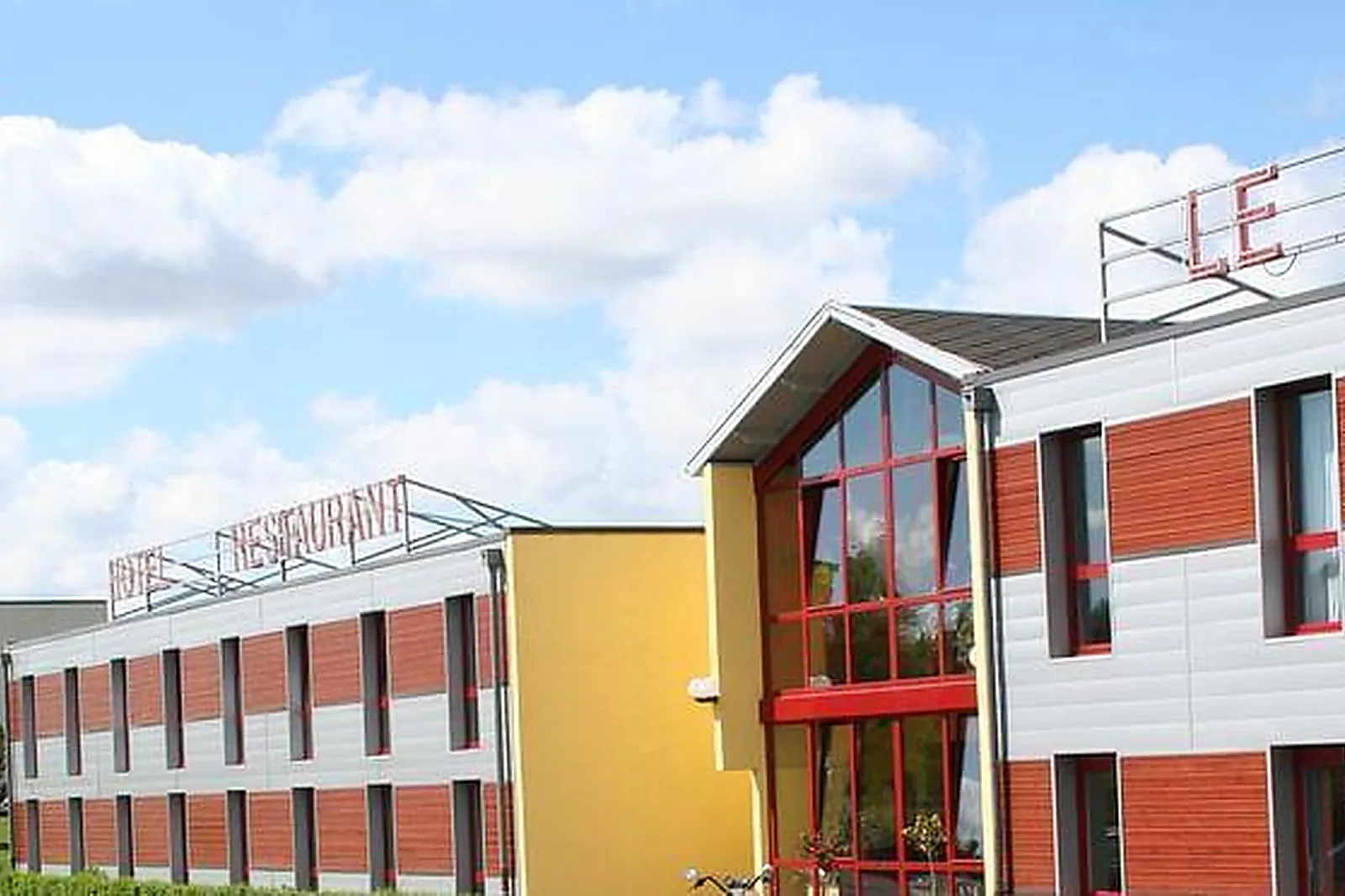 Lieux événementiels, HÔTEL RESTAURANT LE COLIBRI