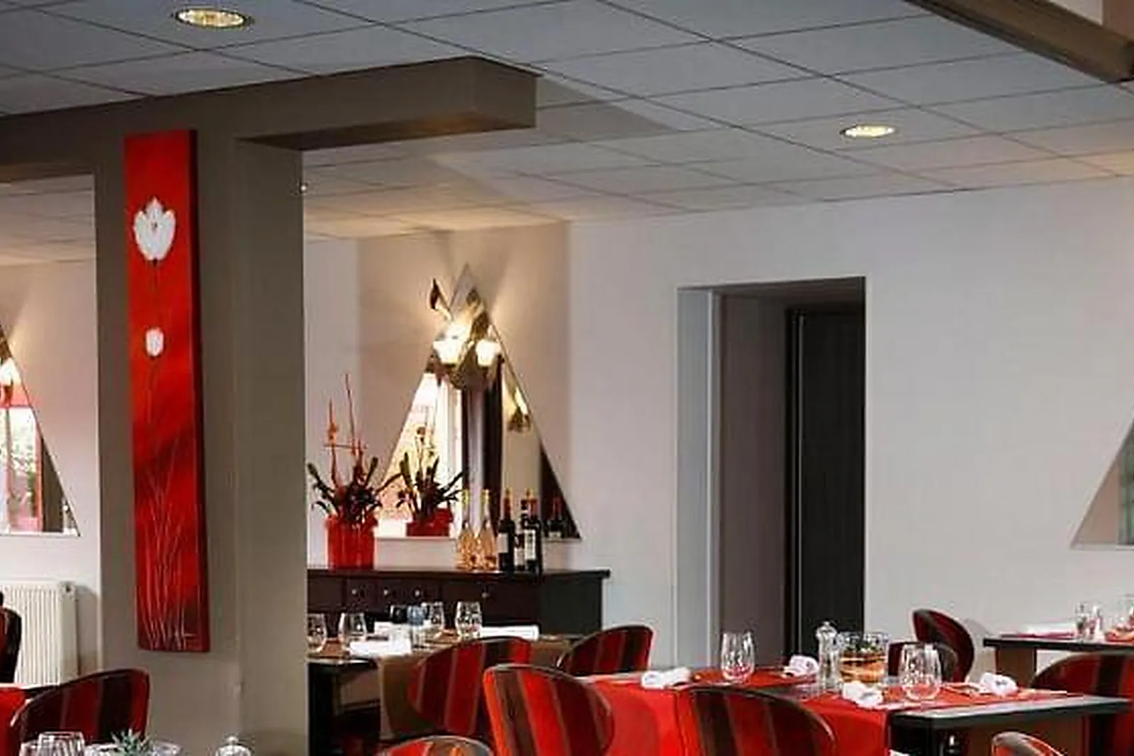 Lieux événementiels, HÔTEL RESTAURANT LE COLIBRI