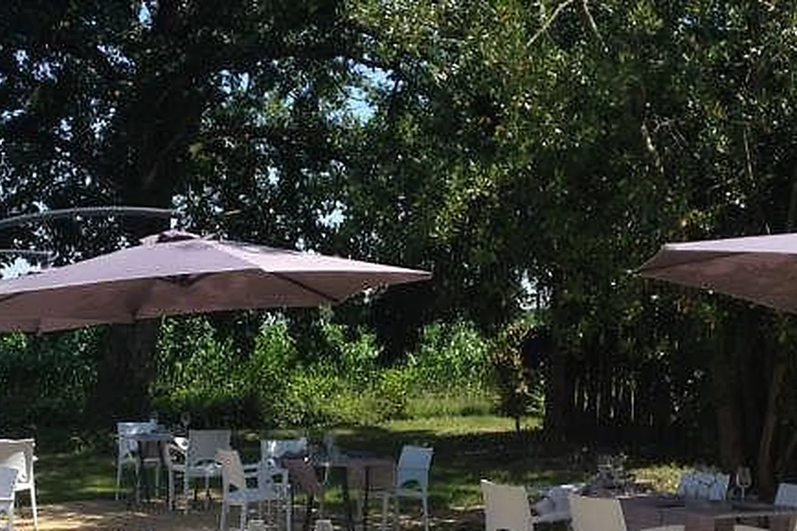 Lieux événementiels, HÔTELLERIE LA PETITE COURONNE ***