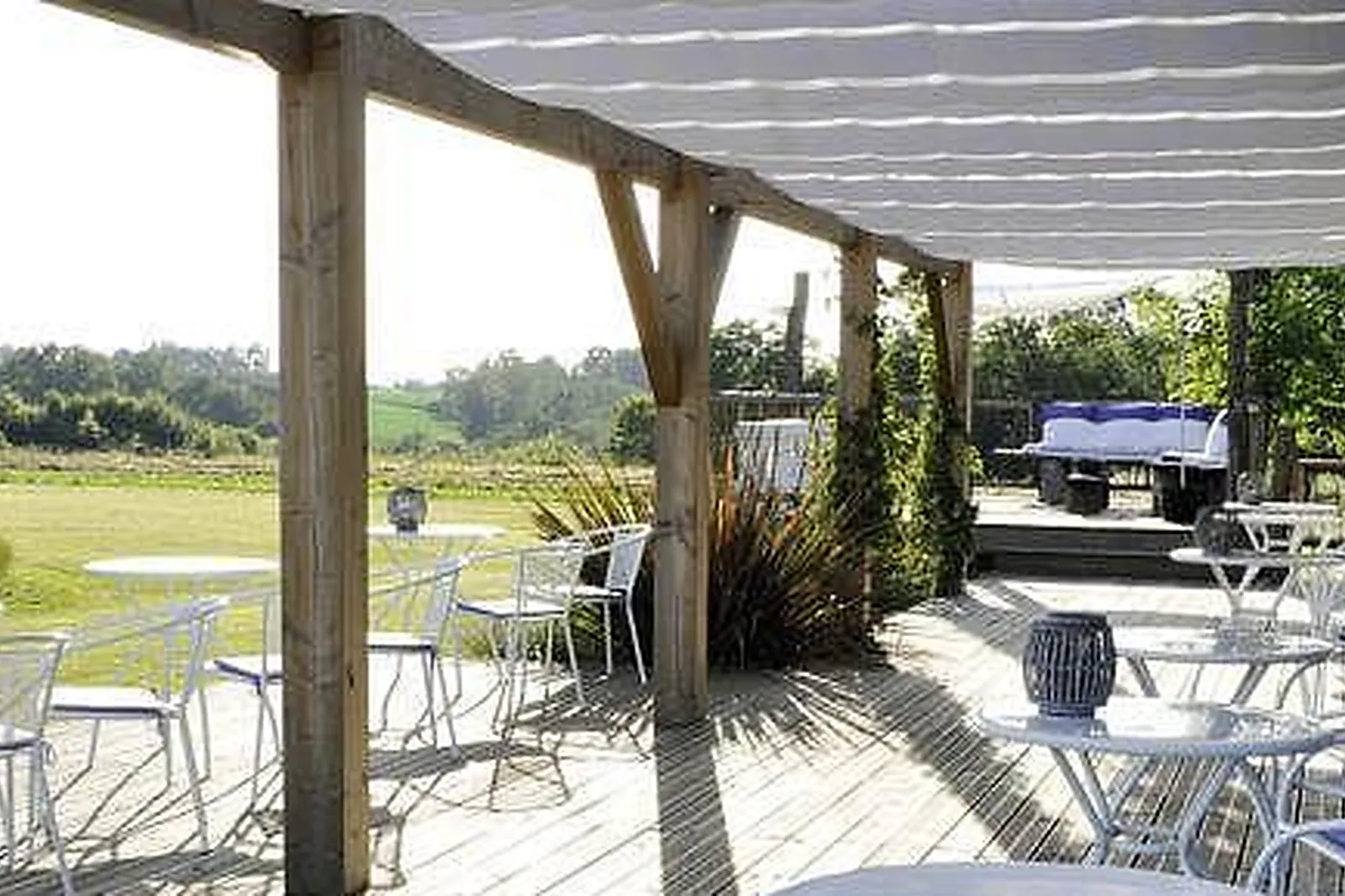 Lieux événementiels, HÔTELLERIE LA PETITE COURONNE ***