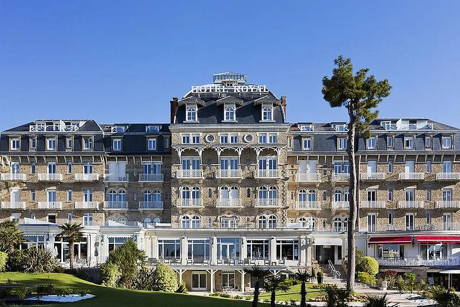 Lieux événementiels, HÔTELS BARRIÈRE - LA BAULE