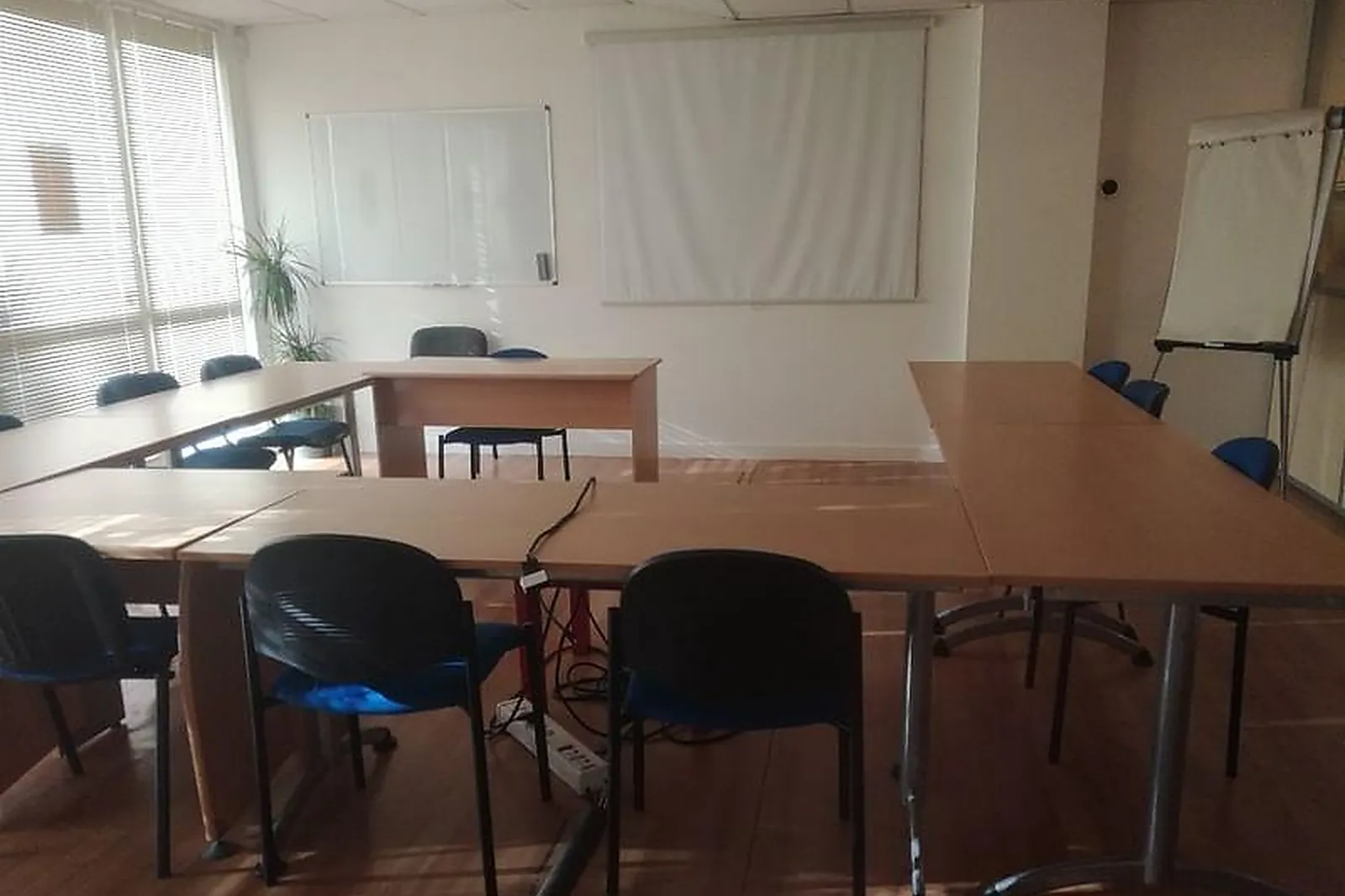 Lieux événementiels, BURO2 CENTRE D'AFFAIRES J.J BOSC