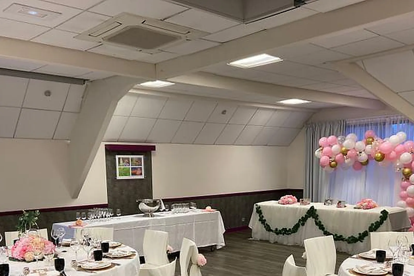 Lieux événementiels, LENNON