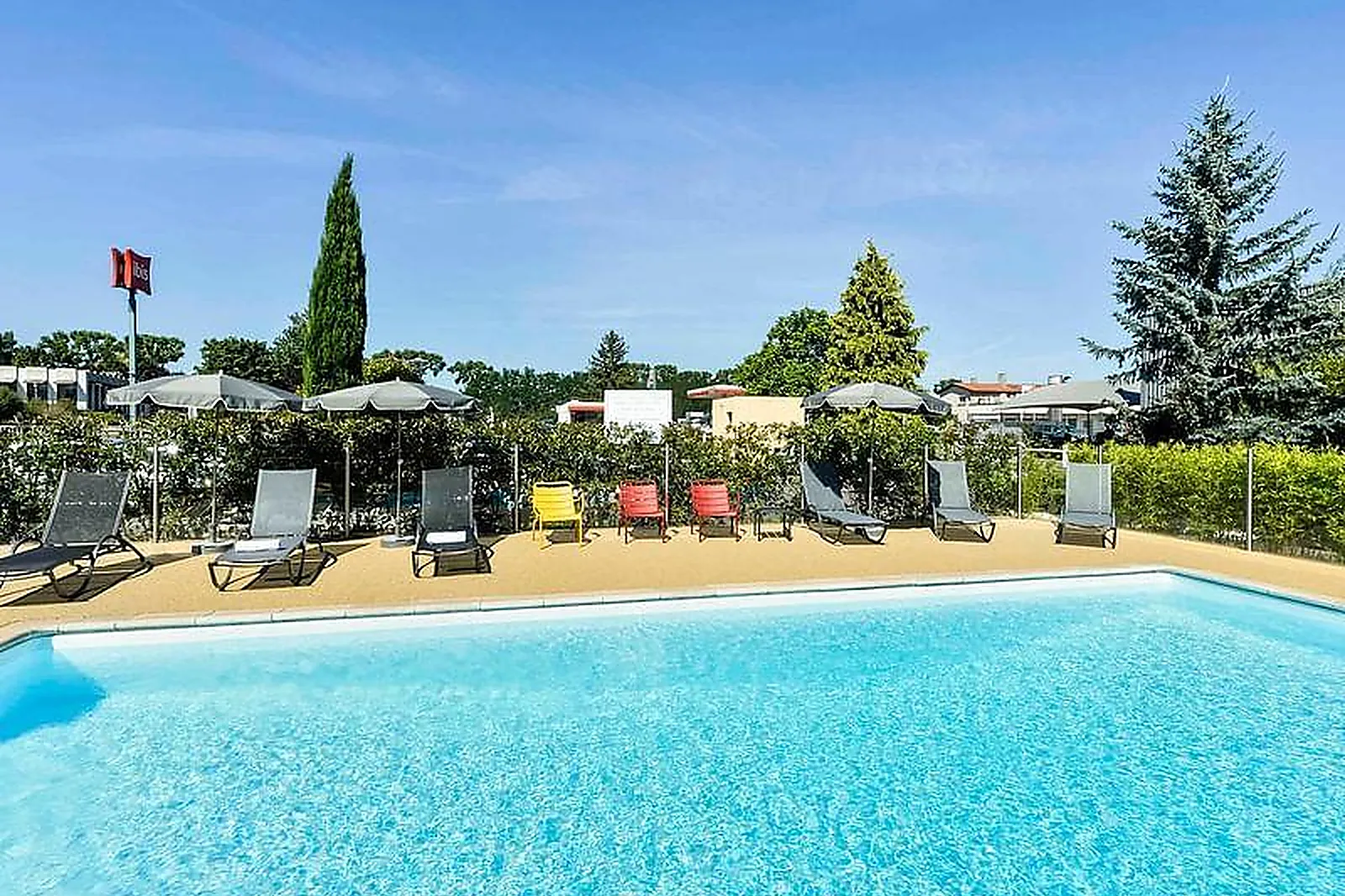 Lieux événementiels, IBIS ROANNE LE COTEAU ***