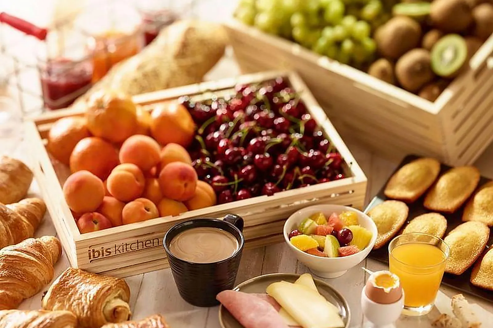 Lieux événementiels, IBIS ROANNE LE COTEAU ***