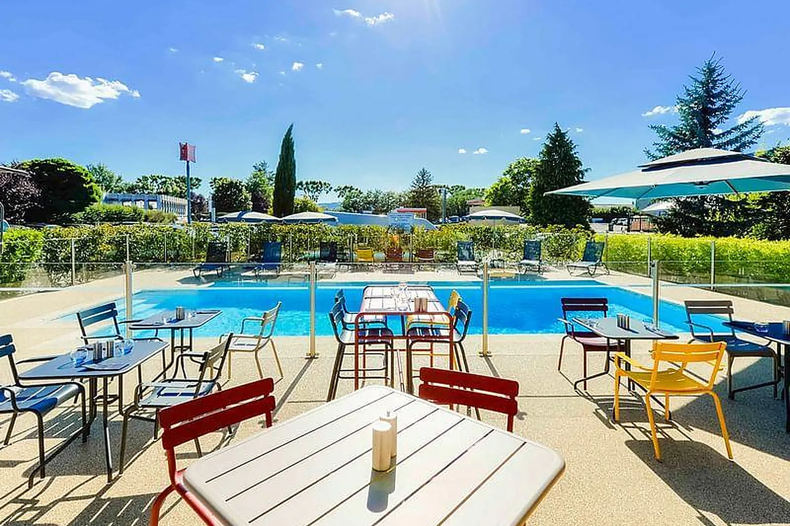 Lieux événementiels, IBIS ROANNE LE COTEAU ***