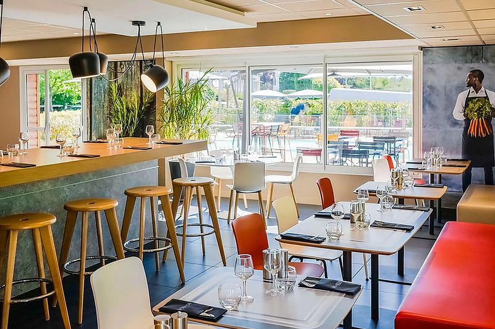 Lieux événementiels, IBIS ROANNE LE COTEAU ***