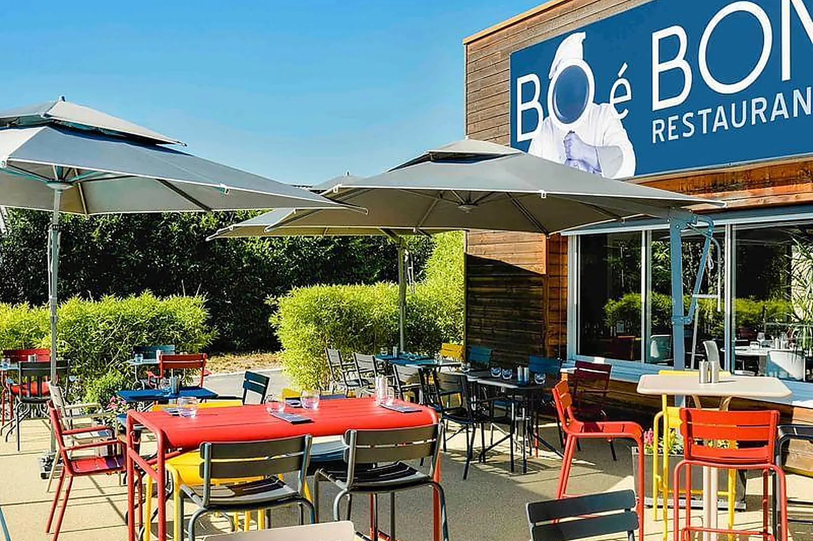 Lieux événementiels, IBIS ROANNE LE COTEAU ***