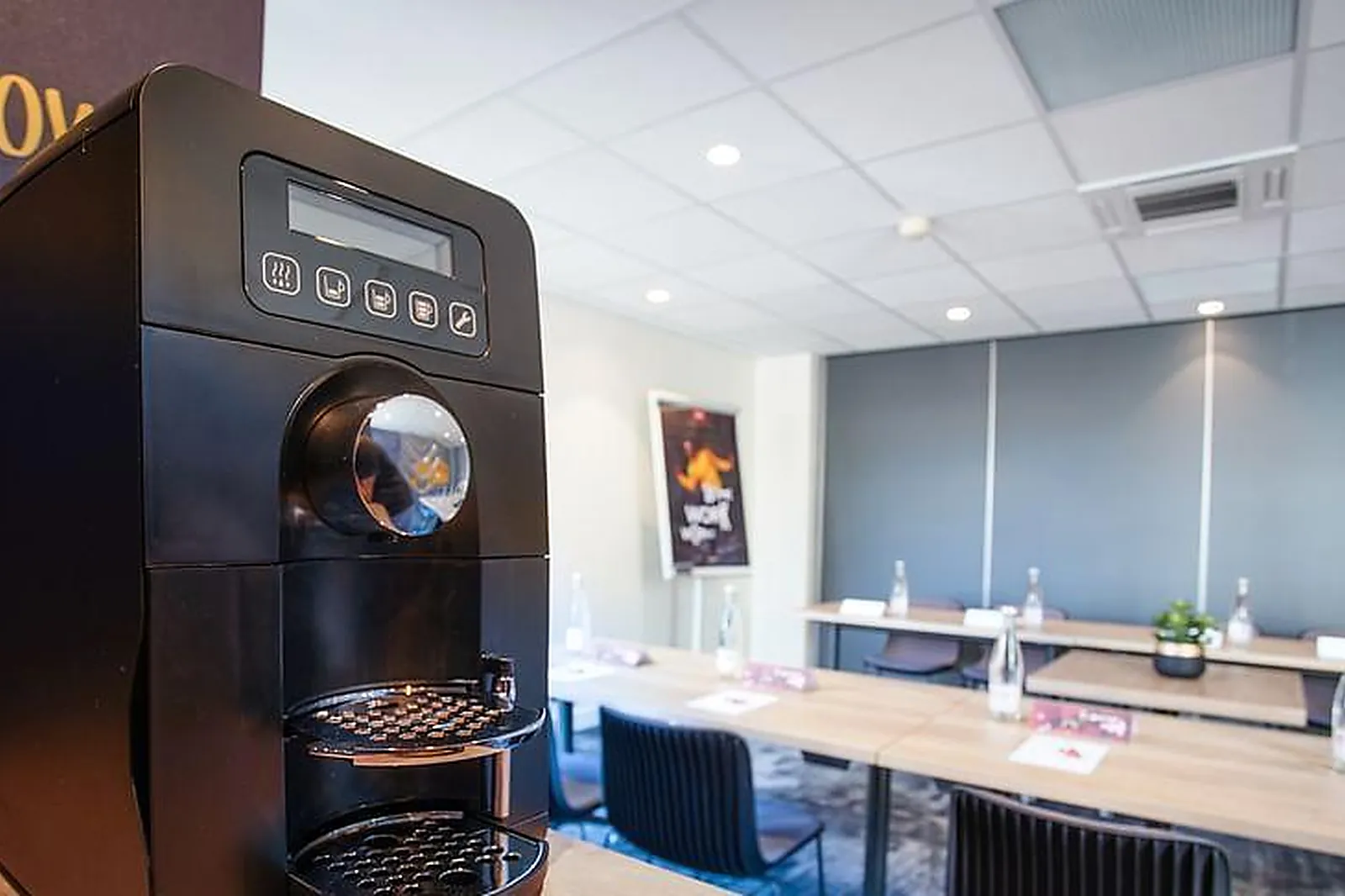 Lieux événementiels, IBIS ROUGE TOURS