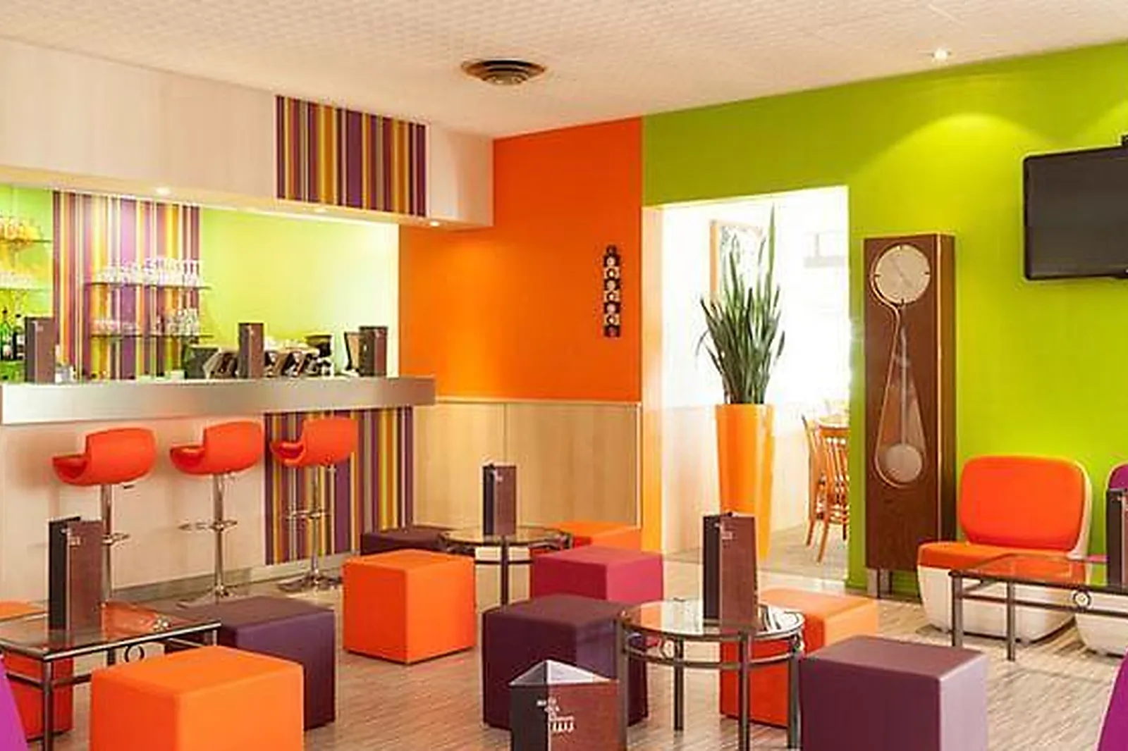 Lieux événementiels, IBIS STYLE BESANÇON ***