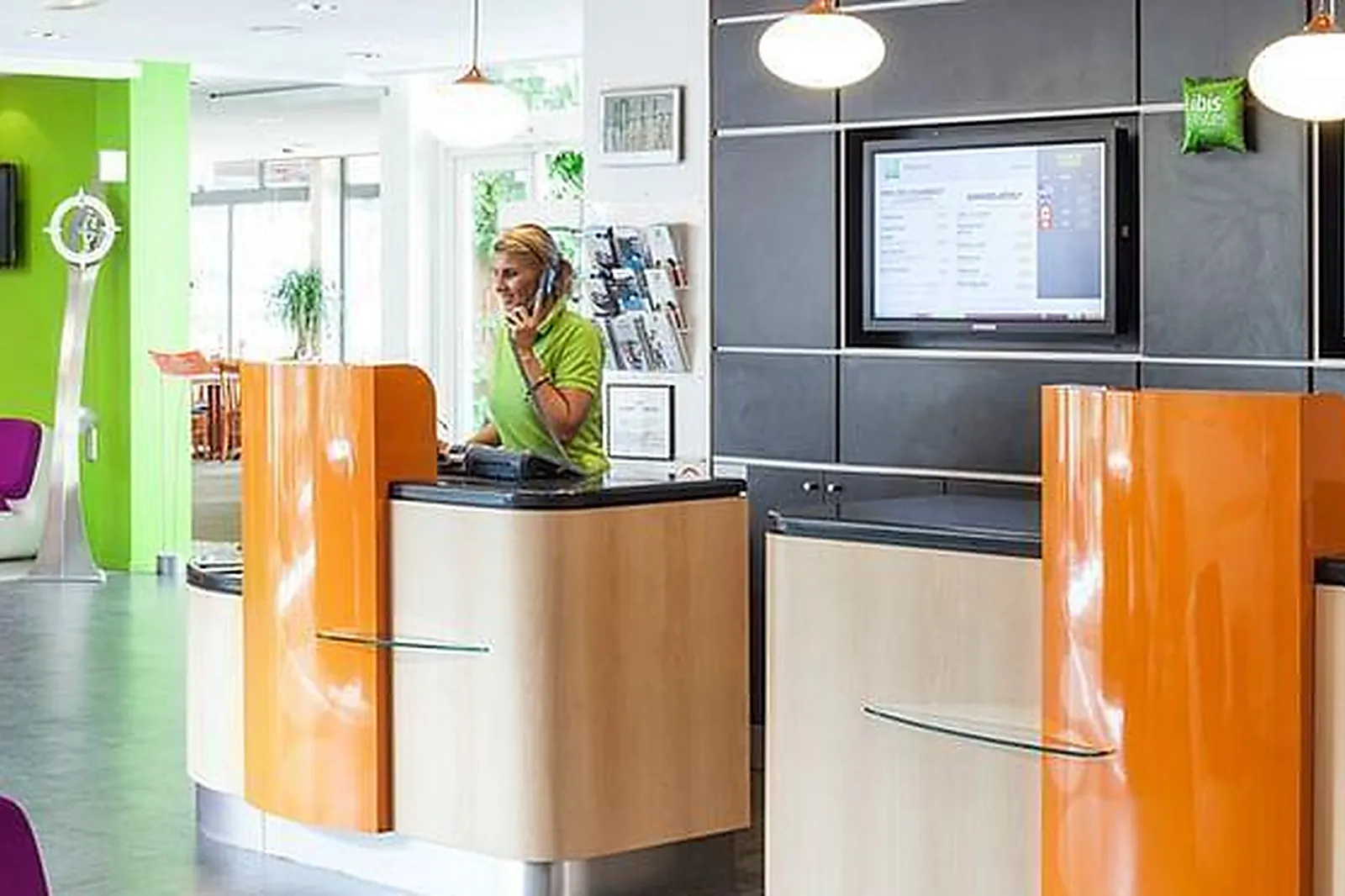 Lieux événementiels, IBIS STYLE BESANÇON ***