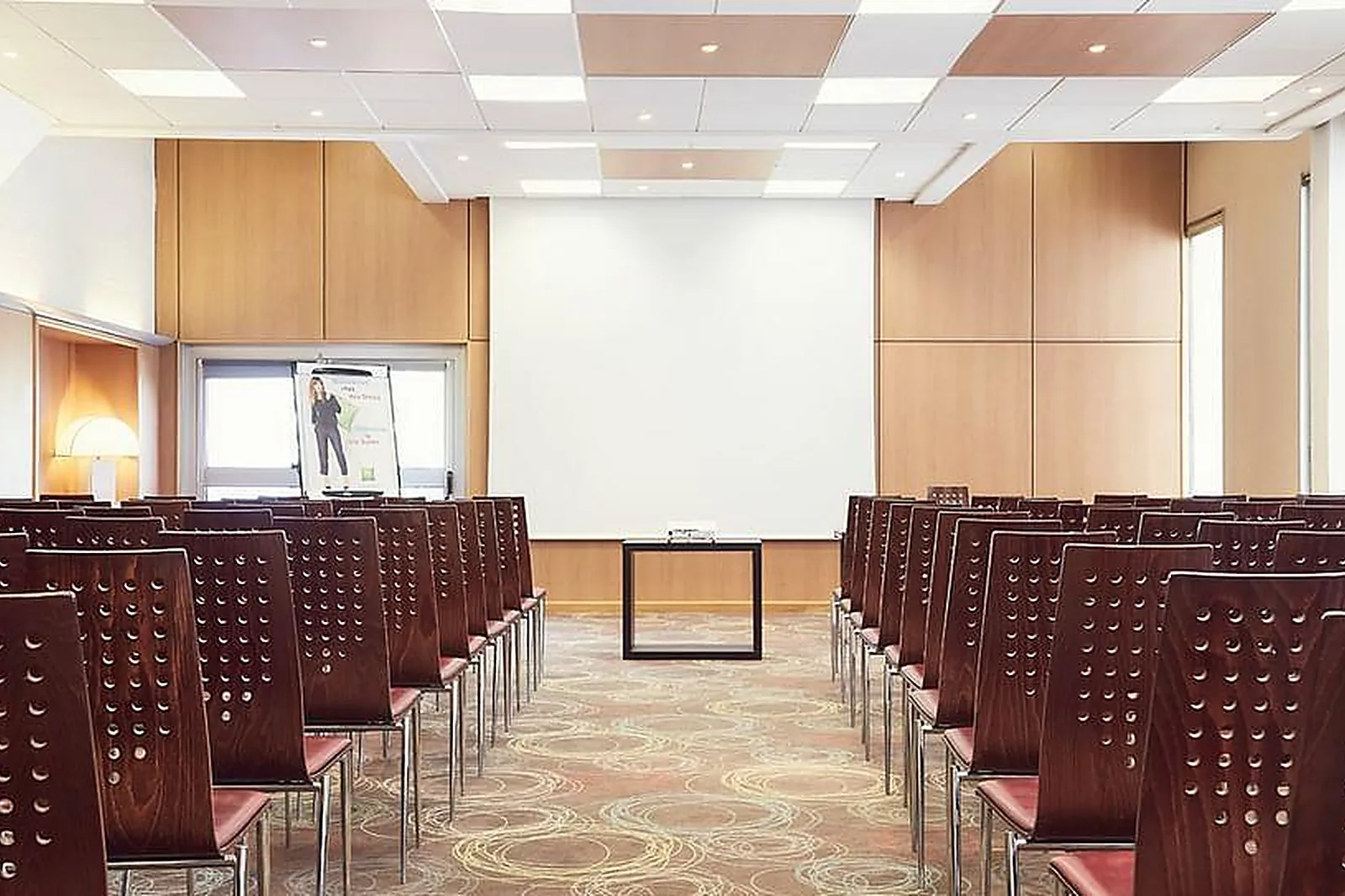 Lieux événementiels, IBIS STYLES LA SEYNE SUR MER