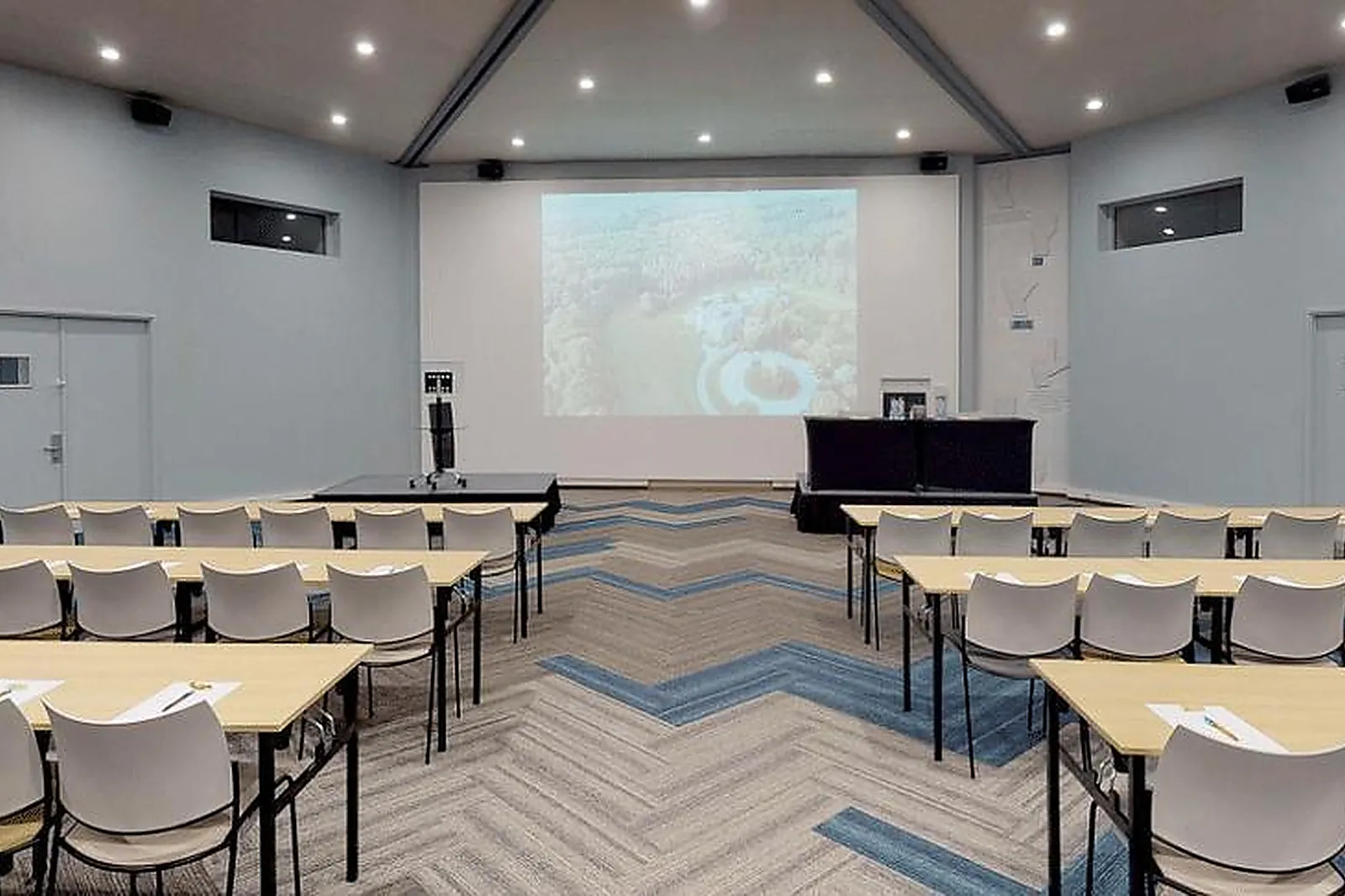 Lieux événementiels, IBIS STYLES LOUVAIN-LA-NEUVE***