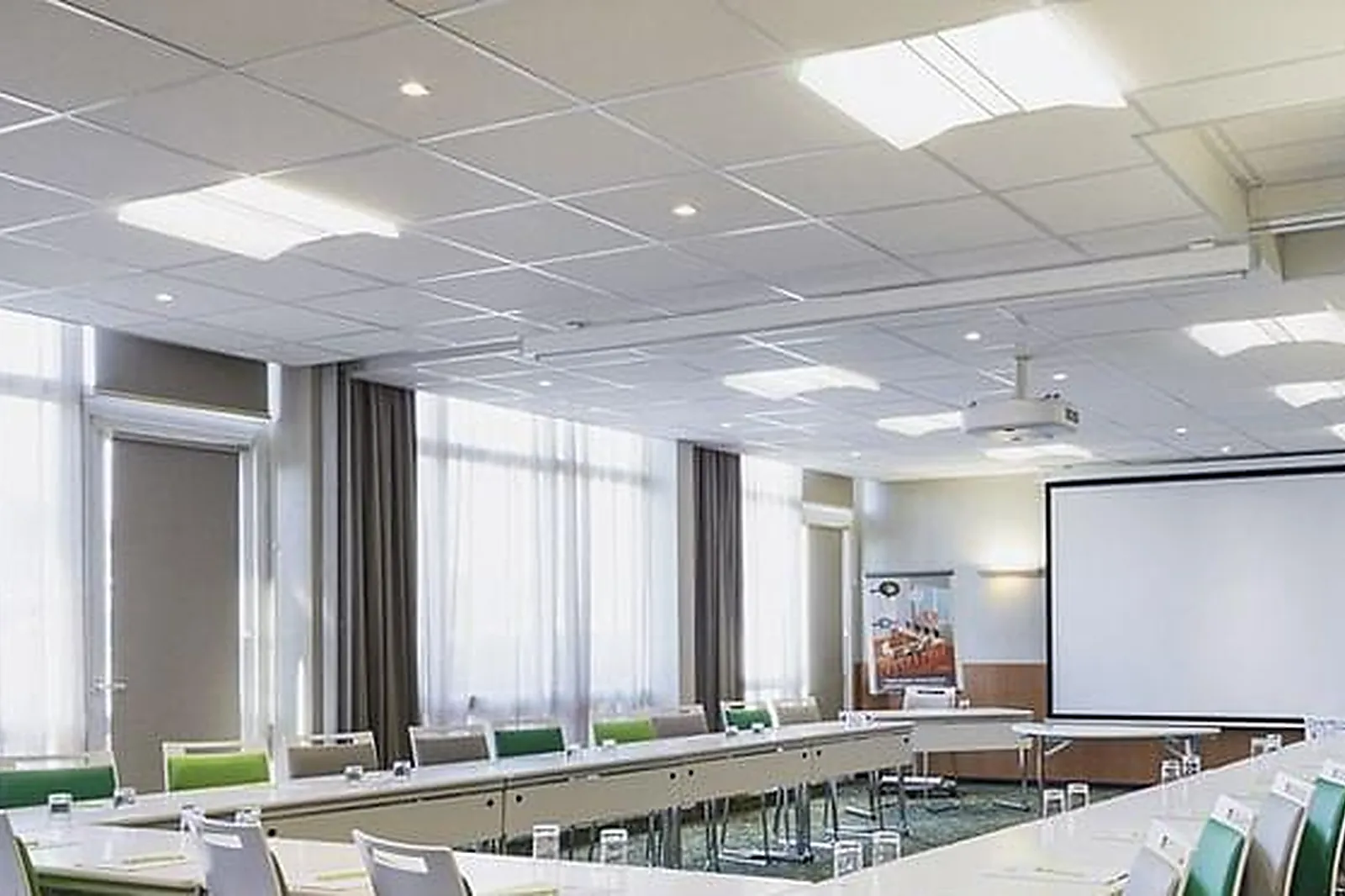 Lieux événementiels, IBIS STYLES MARSEILLE PROVENCE AÉROPORT ***