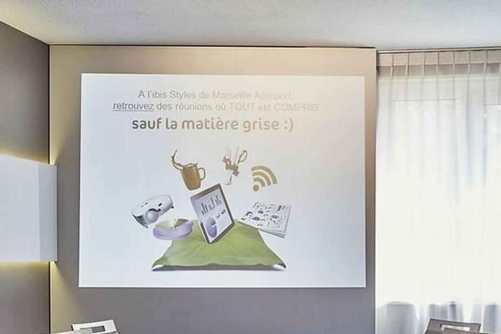 Lieux événementiels, IBIS STYLES MARSEILLE PROVENCE AÉROPORT ***